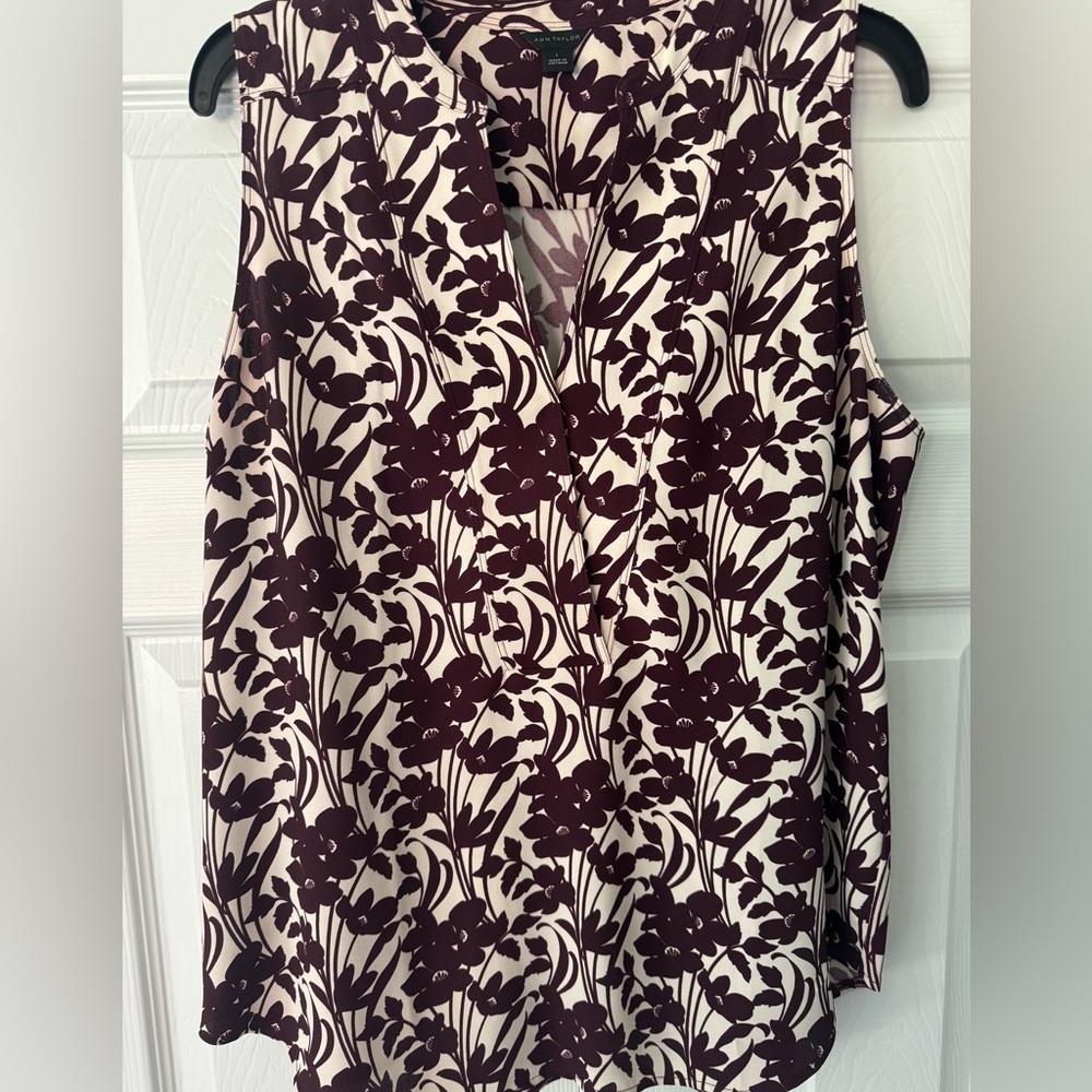 Sleeveless fall top.